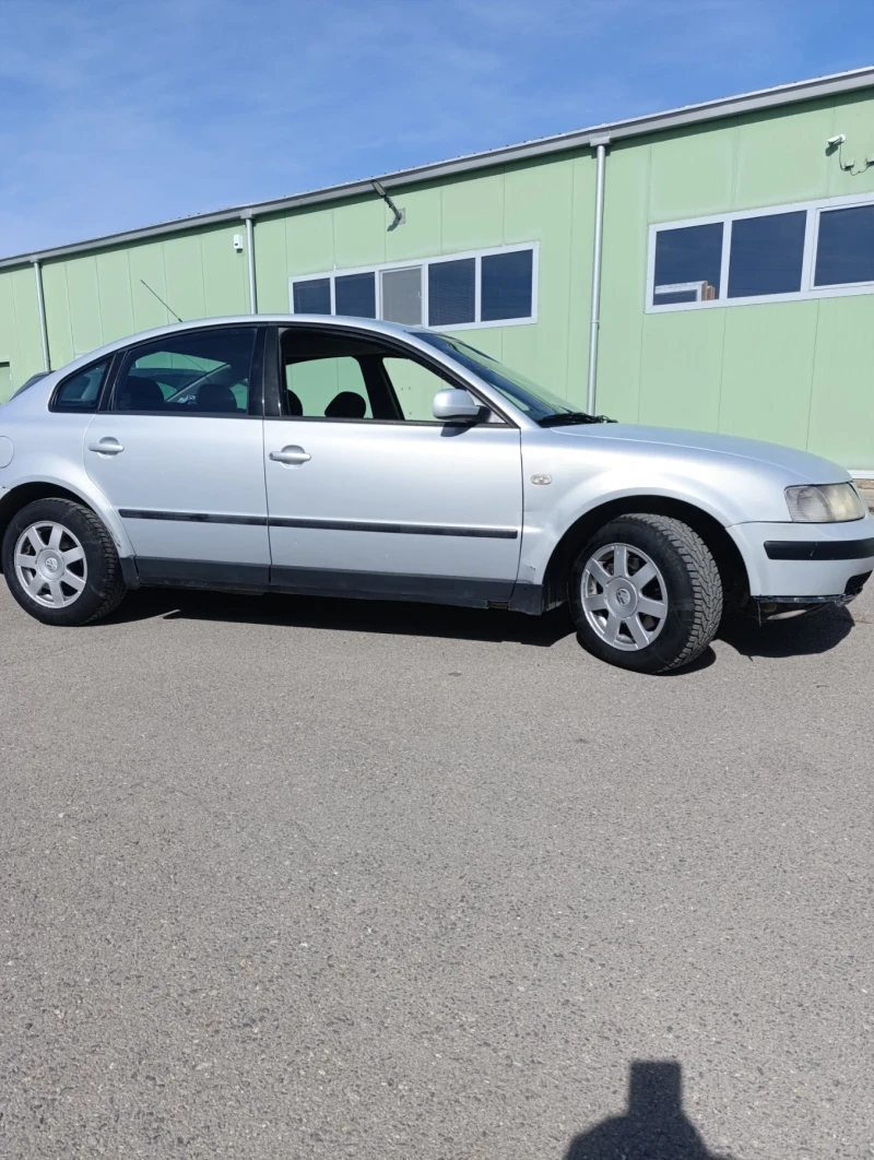 VW Passat, снимка 6 - Автомобили и джипове - 47510828