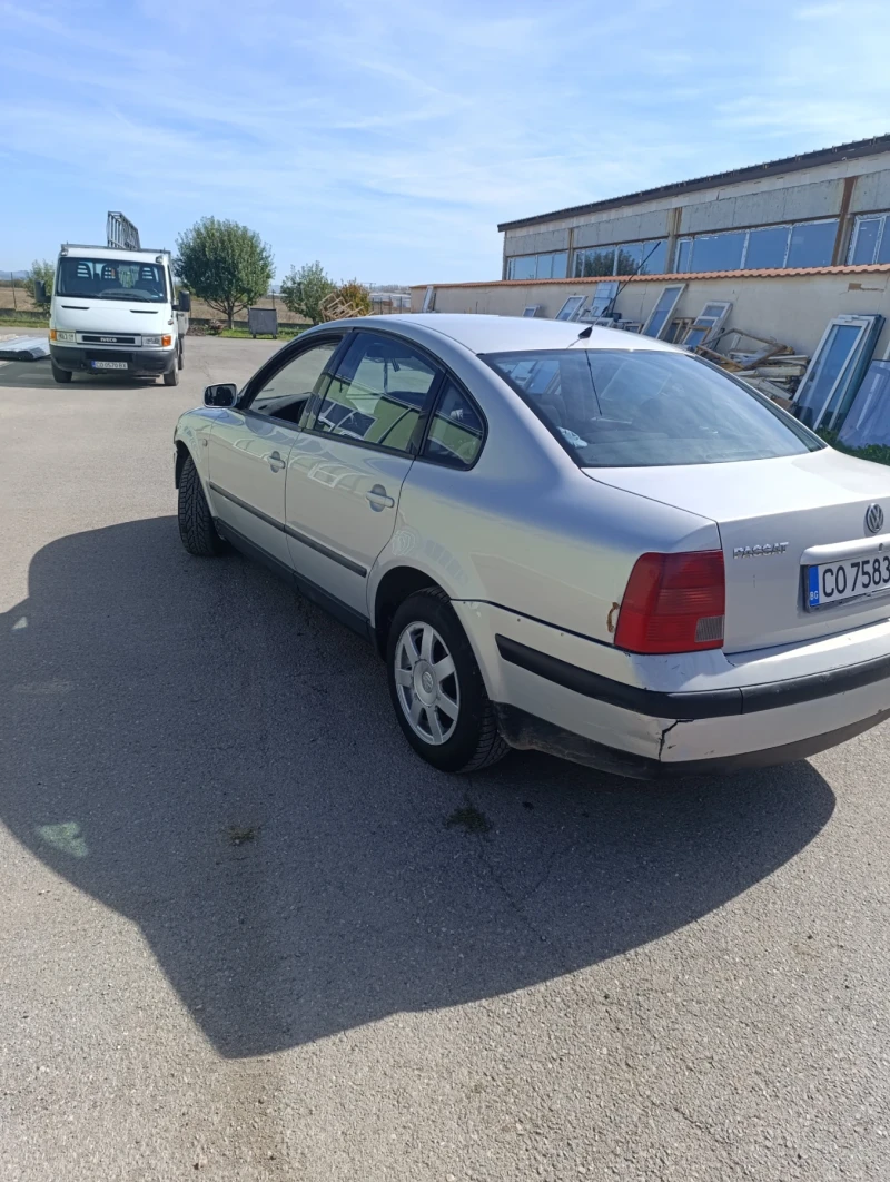 VW Passat, снимка 4 - Автомобили и джипове - 47510828