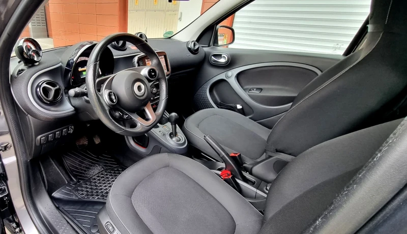 Smart Forfour EQ 18kw passion, снимка 8 - Автомобили и джипове - 50461705