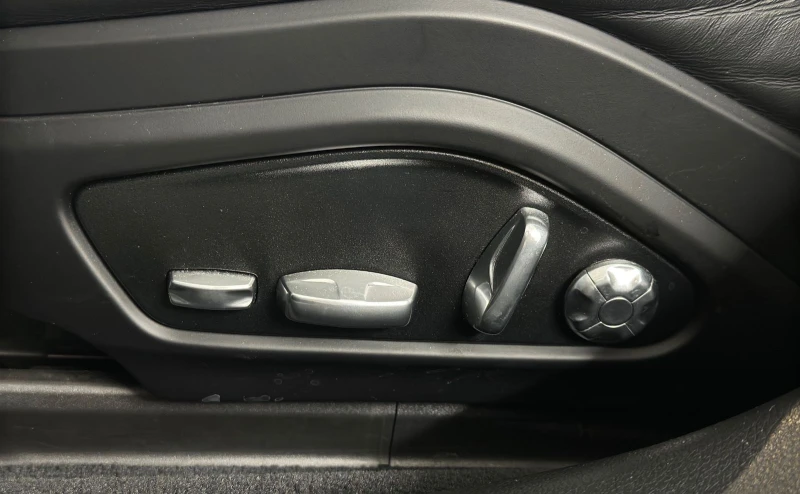 Porsche Panamera TURBOSPORT/549HP/4X4/CARPLAY/CARBON/PANO/360/102f, снимка 13 - Автомобили и джипове - 50536540