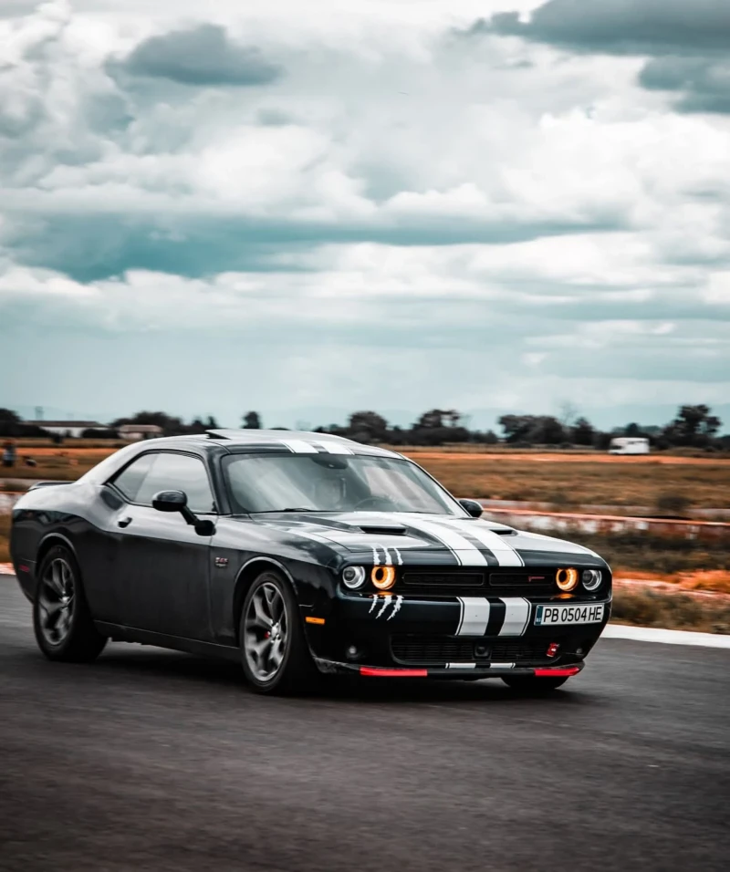 Dodge Challenger 5.7 R/T plus, Super track pack, снимка 5 - Автомобили и джипове - 50550066