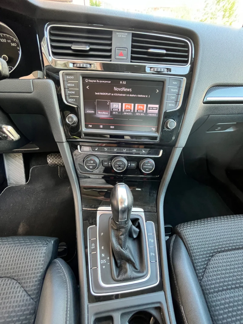 VW Golf 1.6 Navi DSG7 FuLL, снимка 9 - Автомобили и джипове - 51106697
