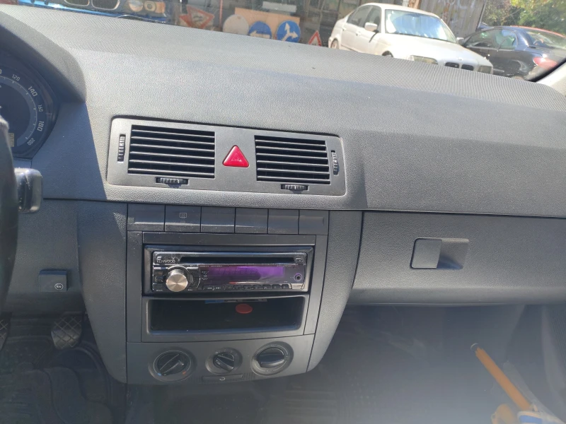 Skoda Fabia  1.2 бензин + газ LPJ, снимка 7 - Автомобили и джипове - 52654206