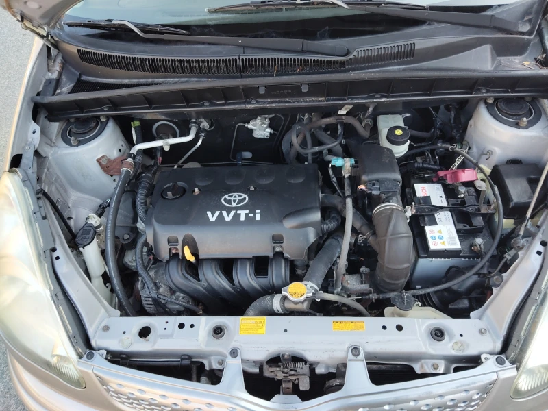 Toyota Yaris verso 1, 3i 86ps FACELIFT ITALY, снимка 13 - Автомобили и джипове - 52116321