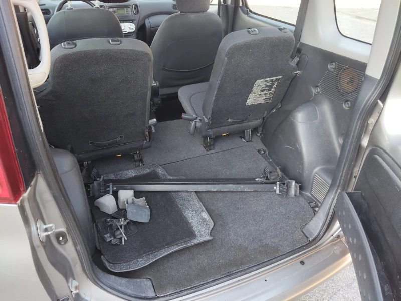 Toyota Yaris verso 1, 3i 86ps FACELIFT ITALY, снимка 12 - Автомобили и джипове - 52116321