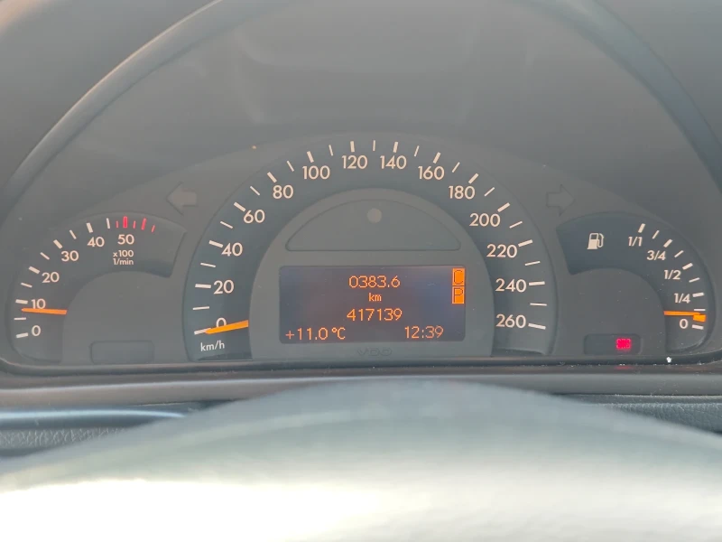 Mercedes-Benz C 220 NAVI АВТОПИЛОТ РЕГИСТРИРАНА, снимка 12 - Автомобили и джипове - 52535649