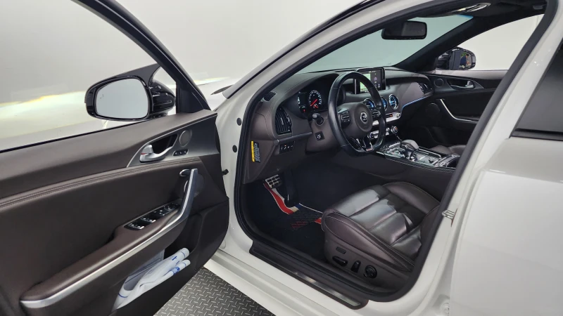 Kia Stinger 3.3T 2WD GT, снимка 9 - Автомобили и джипове - 52688923