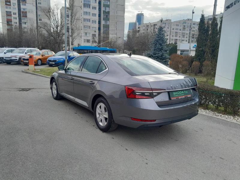 Skoda Superb 2.0 TDI/6МТ, снимка 4 - Автомобили и джипове - 53124449