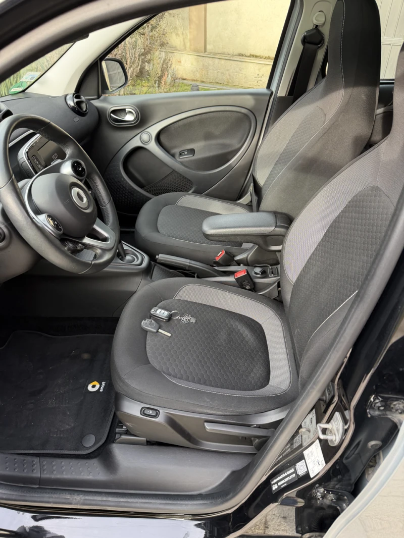 Smart Forfour EQ Passion, снимка 9 - Автомобили и джипове - 53265162