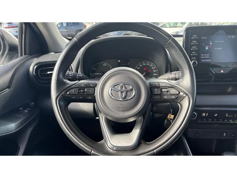 Toyota Yaris 1.5 HSD CVT FWD CHIC, снимка 13 - Автомобили и джипове - 53451220