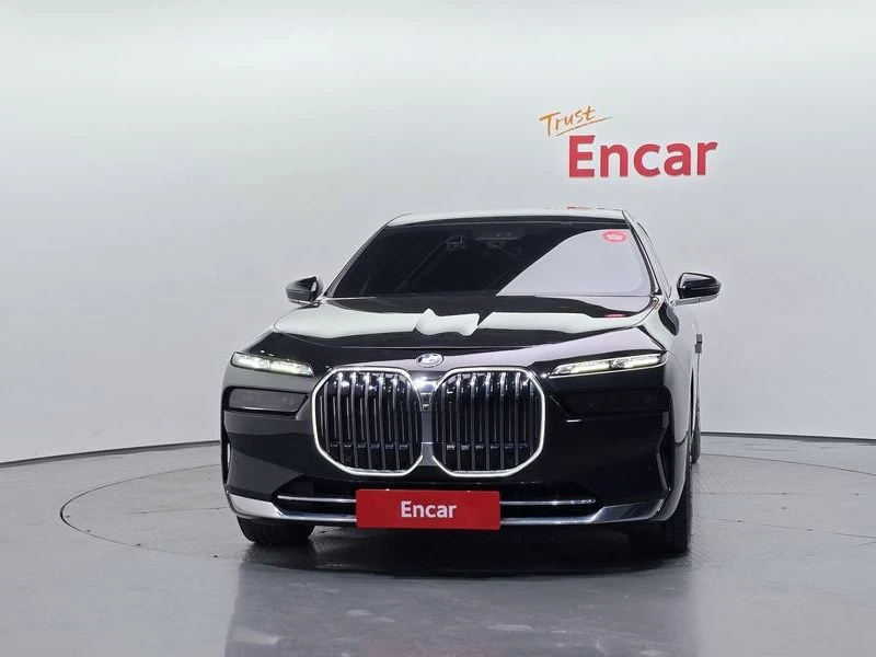 BMW 740 * PURE EXCELLENCE* THEATRE SCREEN* МАСАЖИ* FULL* , снимка 3 - Автомобили и джипове - 55536149