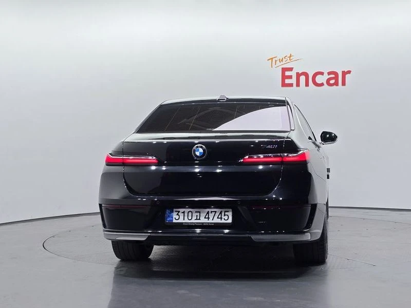BMW 740 * PURE EXCELLENCE* THEATRE SCREEN* МАСАЖИ* FULL* , снимка 4 - Автомобили и джипове - 55536149