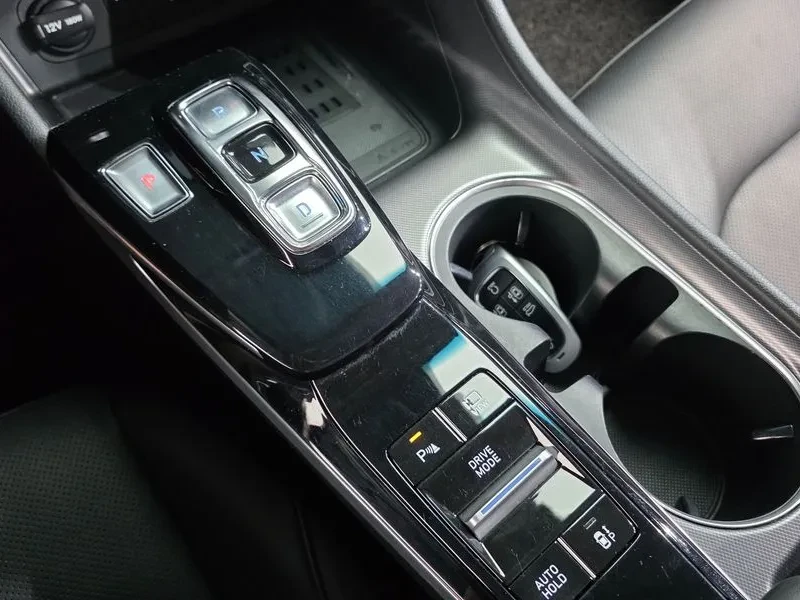 Hyundai Sonata 2.0 Premium Plus, снимка 9 - Автомобили и джипове - 55803447
