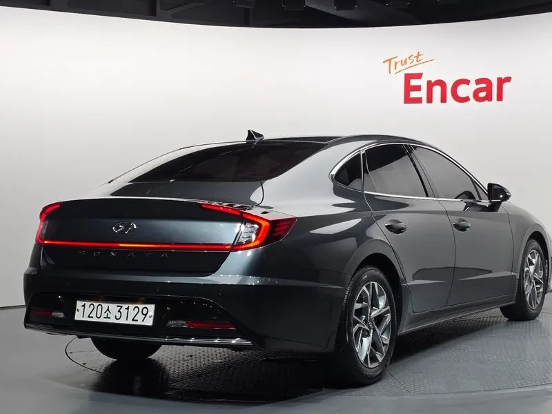 Hyundai Sonata 2.0 Premium Plus, снимка 2 - Автомобили и джипове - 55803447