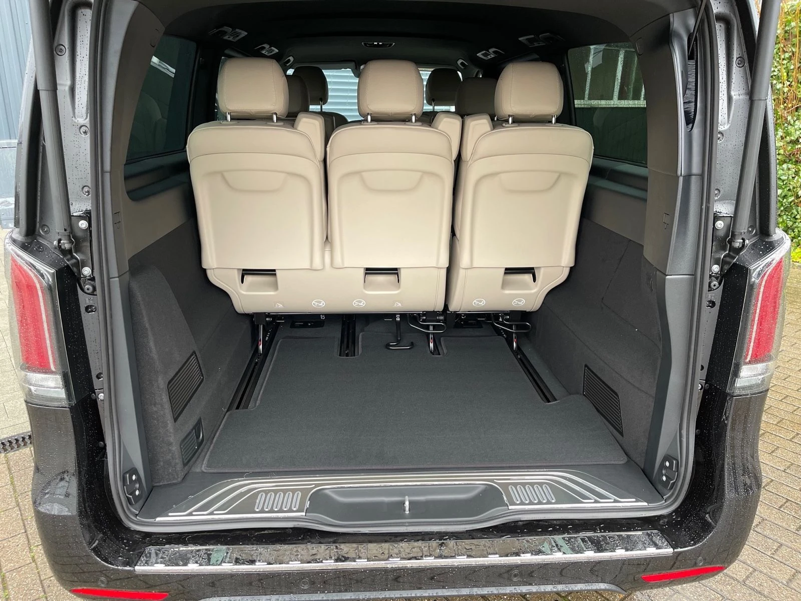 Mercedes-Benz V 300 d/AMG/4MATIC/EXTRA LONG/BURMESTER/360/LED/8- | Mobile.bg   14