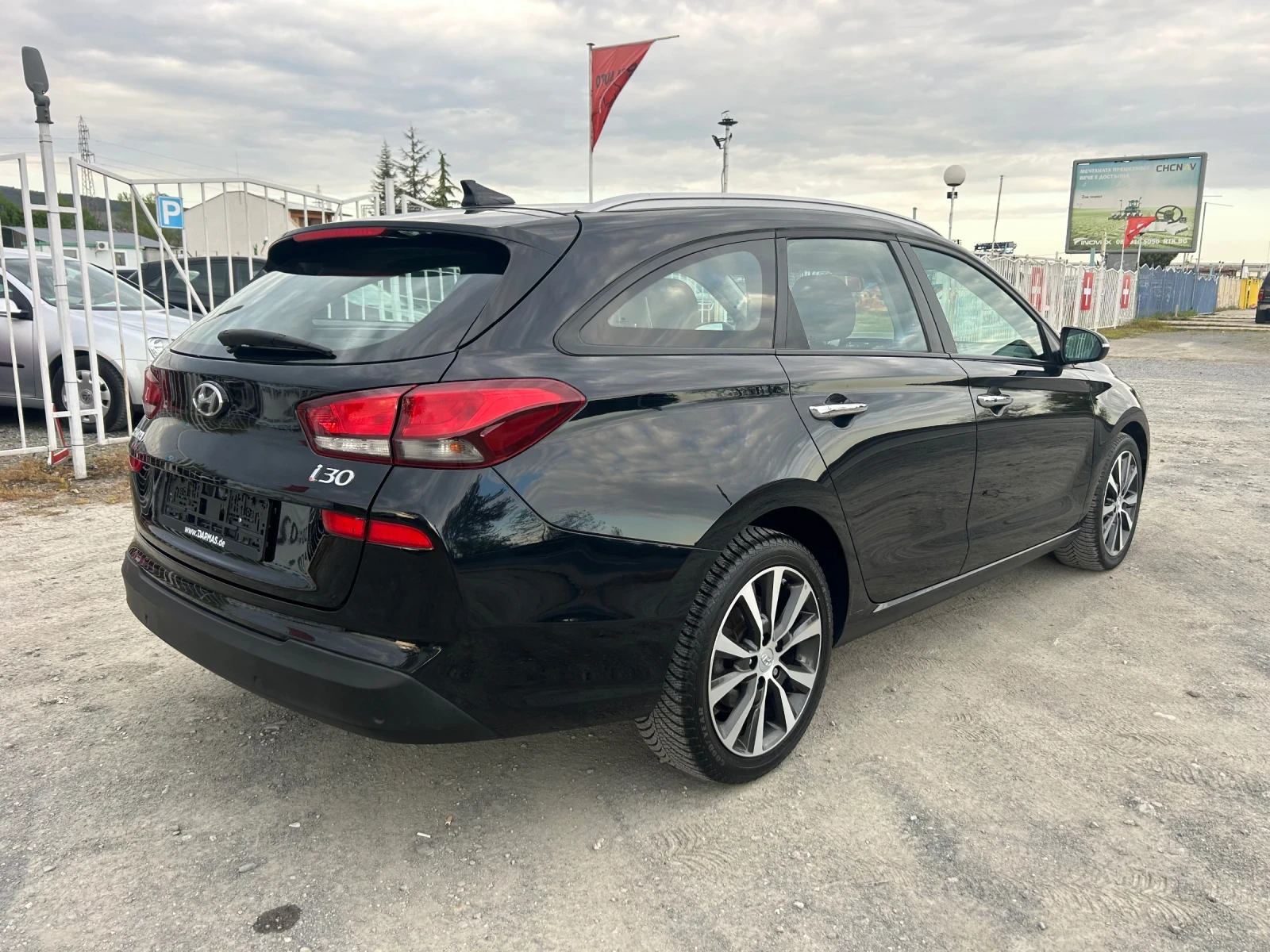 Hyundai I30 PREMIUM 1.4i - 140 кс / АВТОМАТИК / ЗАДНА КАМЕРА - изображение 5