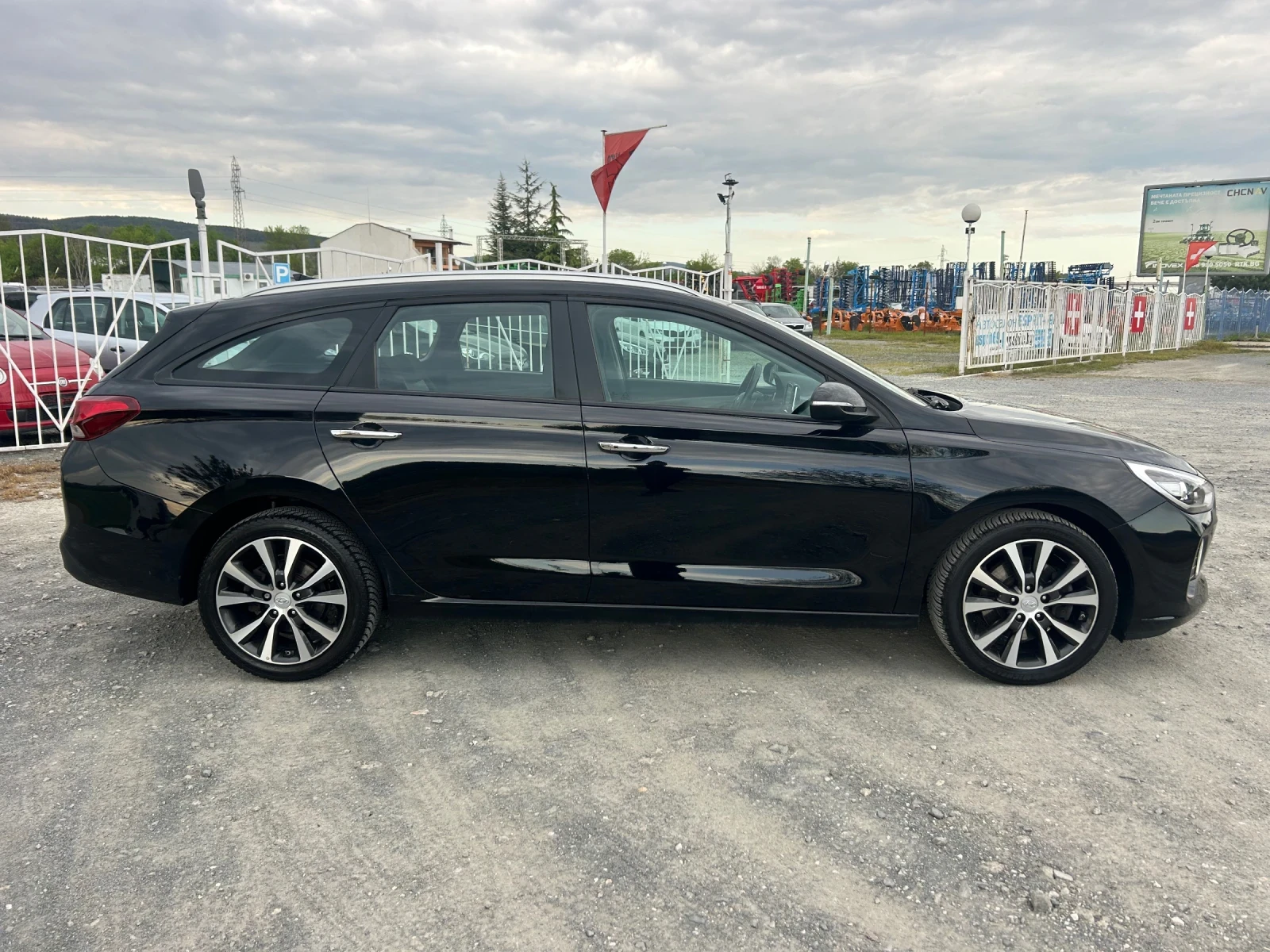 Hyundai I30 PREMIUM 1.4i - 140 кс / АВТОМАТИК / ЗАДНА КАМЕРА - изображение 4