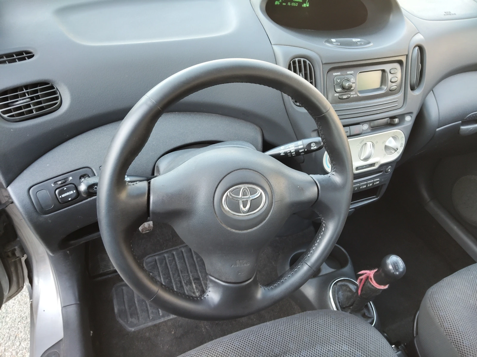 Toyota Yaris verso 1, 3i 86ps FACELIFT ITALY - изображение 8