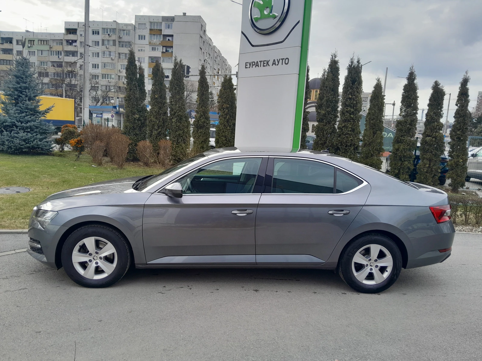 Skoda Superb 2.0 TDI/6МТ - изображение 5