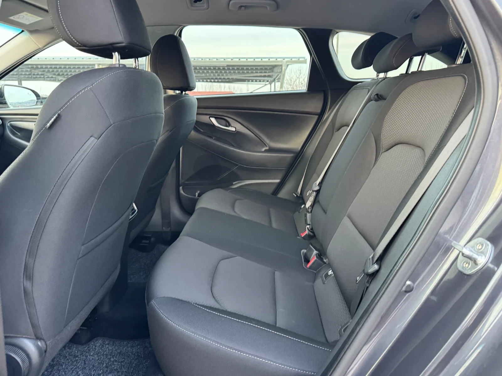 Hyundai I30 1.6CRDI АВТОМАТ ИТАЛИЯ - изображение 9