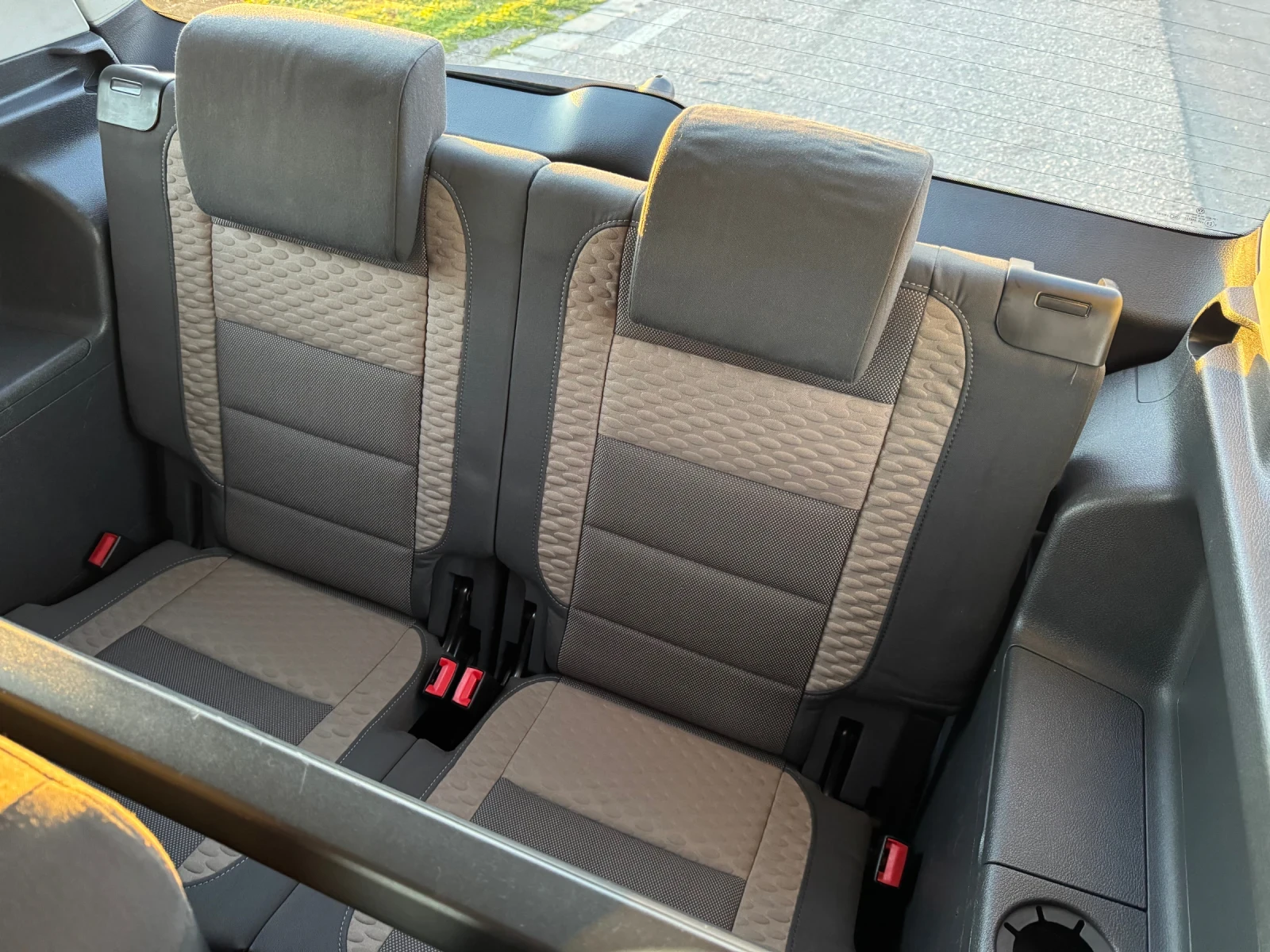 VW Touran Cross 7местен, снимка 13 - Автомобили и джипове - 53818519