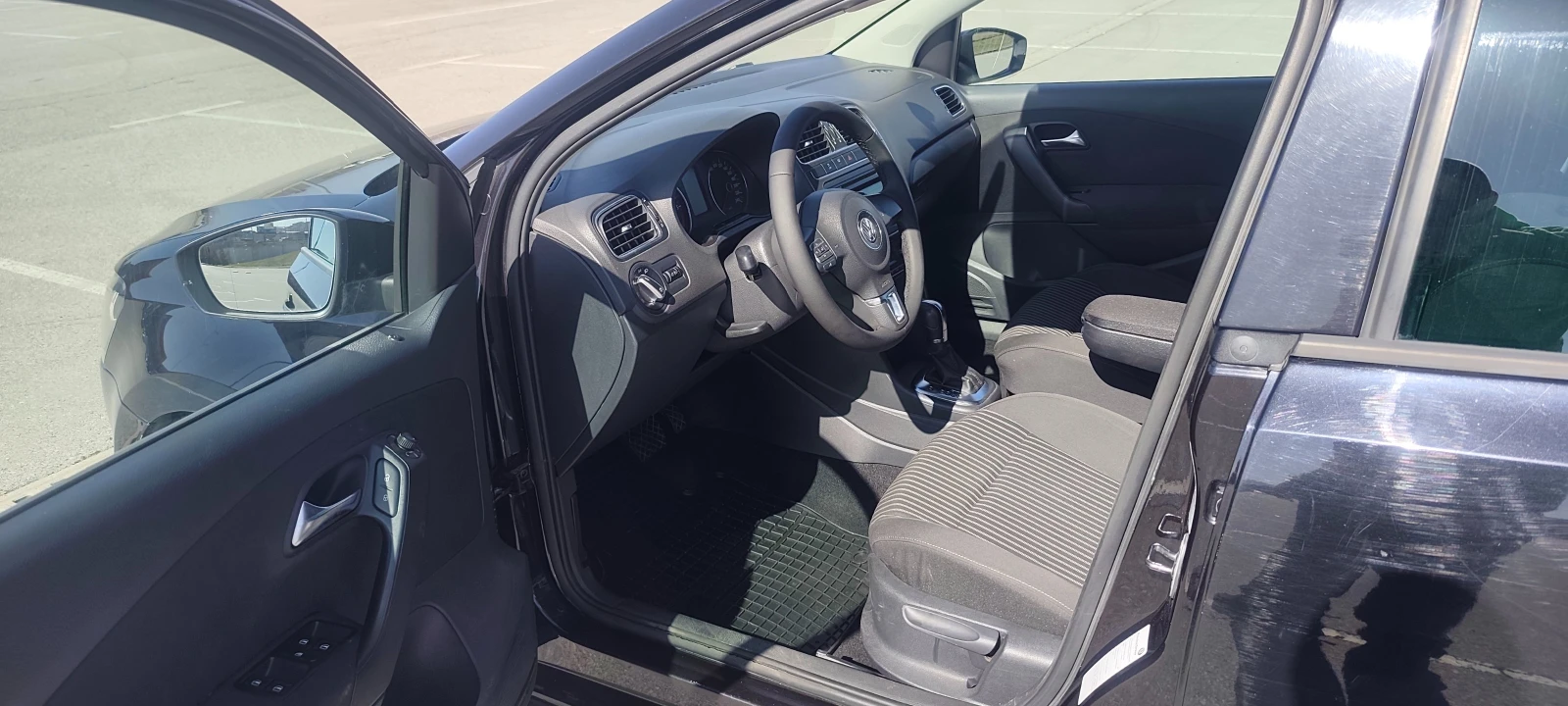 VW Polo 1, 6 TDI АВТОМАТИК, снимка 5 - Автомобили и джипове - 53837547