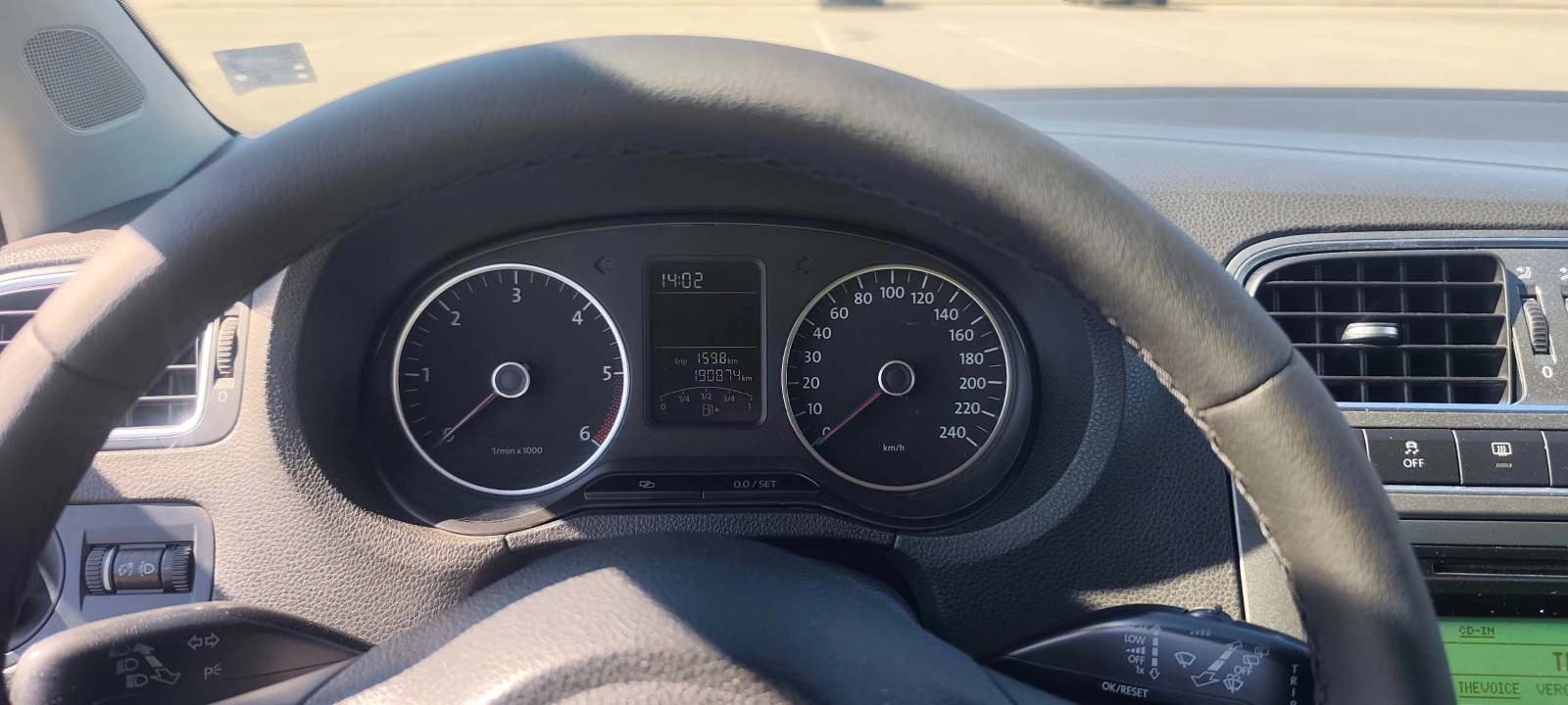 VW Polo 1, 6 TDI АВТОМАТИК, снимка 11 - Автомобили и джипове - 53837547