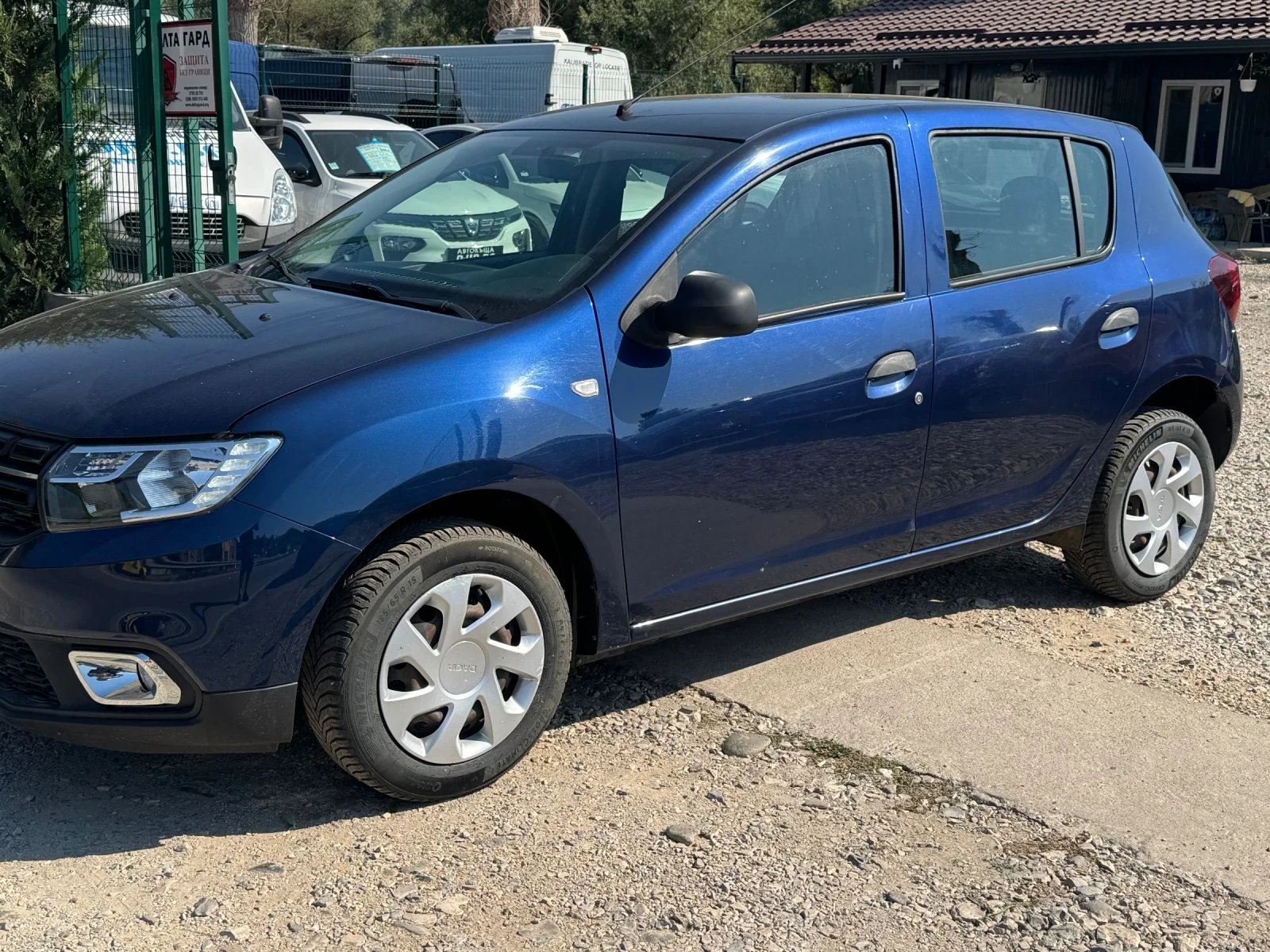 Dacia Sandero 1.0, снимка 4 - Автомобили и джипове - 54058925