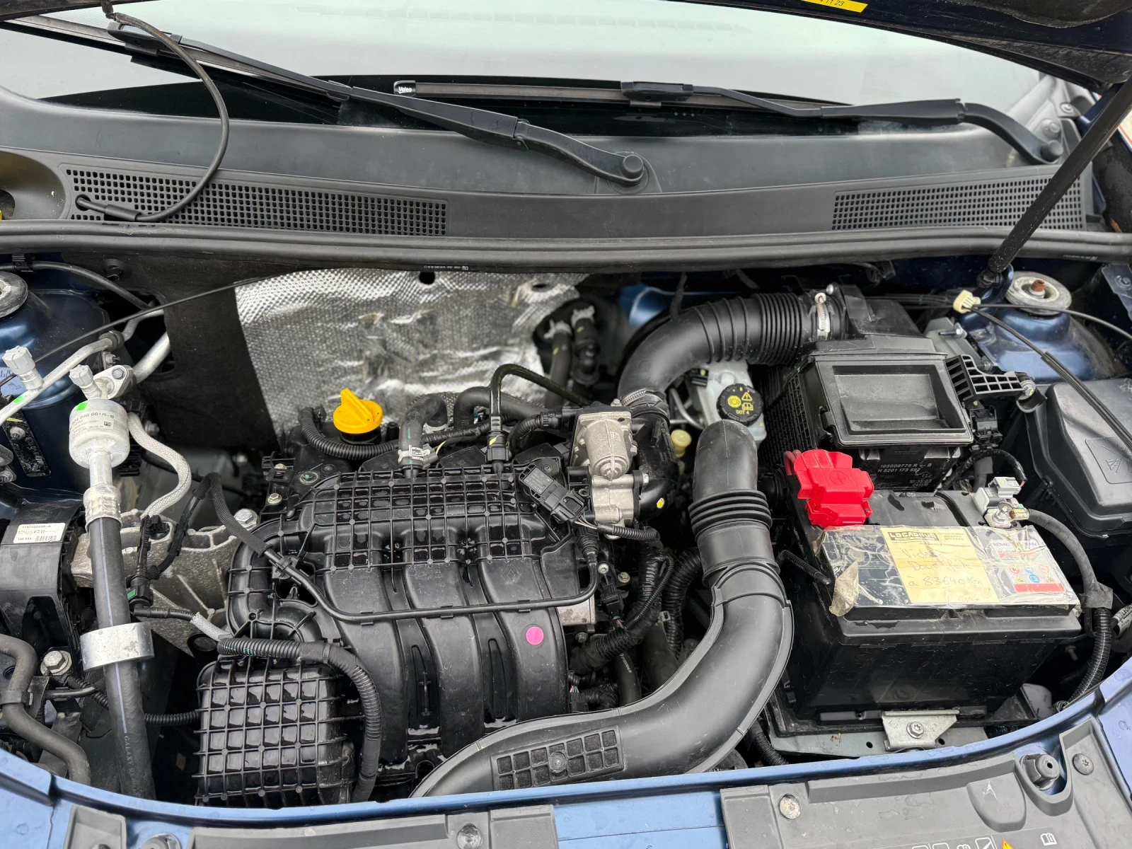 Dacia Sandero 1.0TCE, снимка 17 - Автомобили и джипове - 54058925