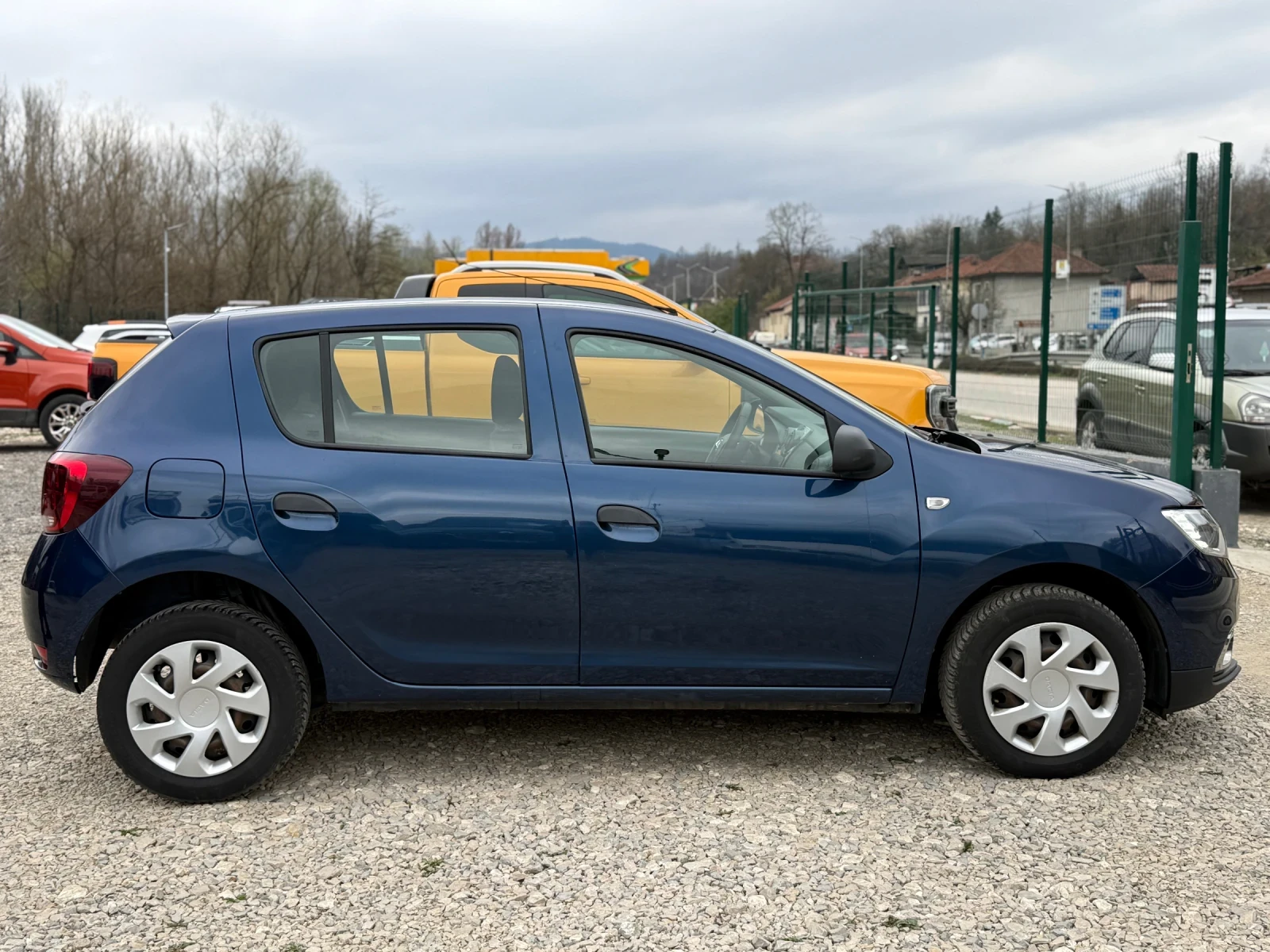 Dacia Sandero 1.0TCE, снимка 5 - Автомобили и джипове - 54058925