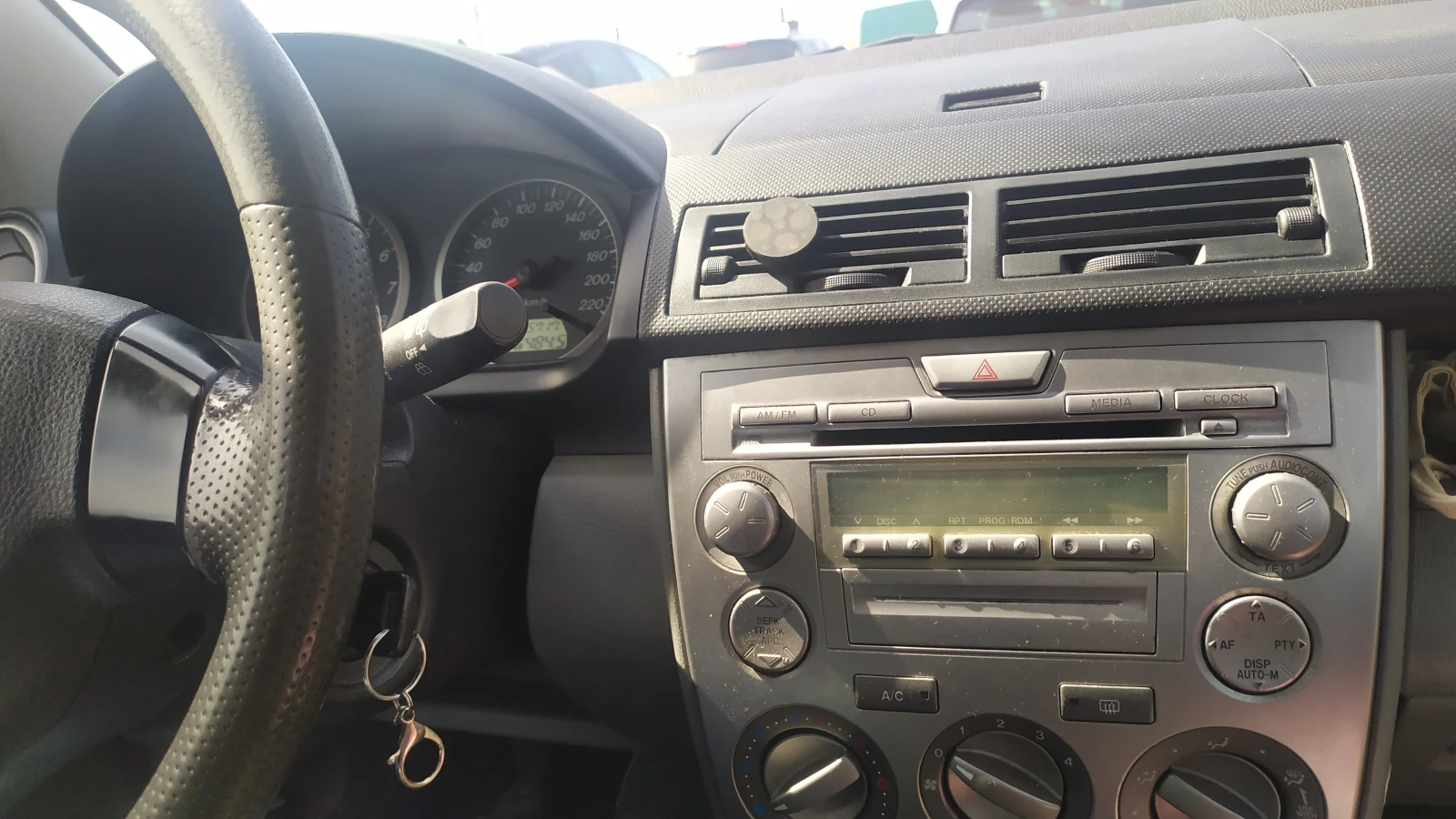 Mazda 2, снимка 8 - Автомобили и джипове - 54254565