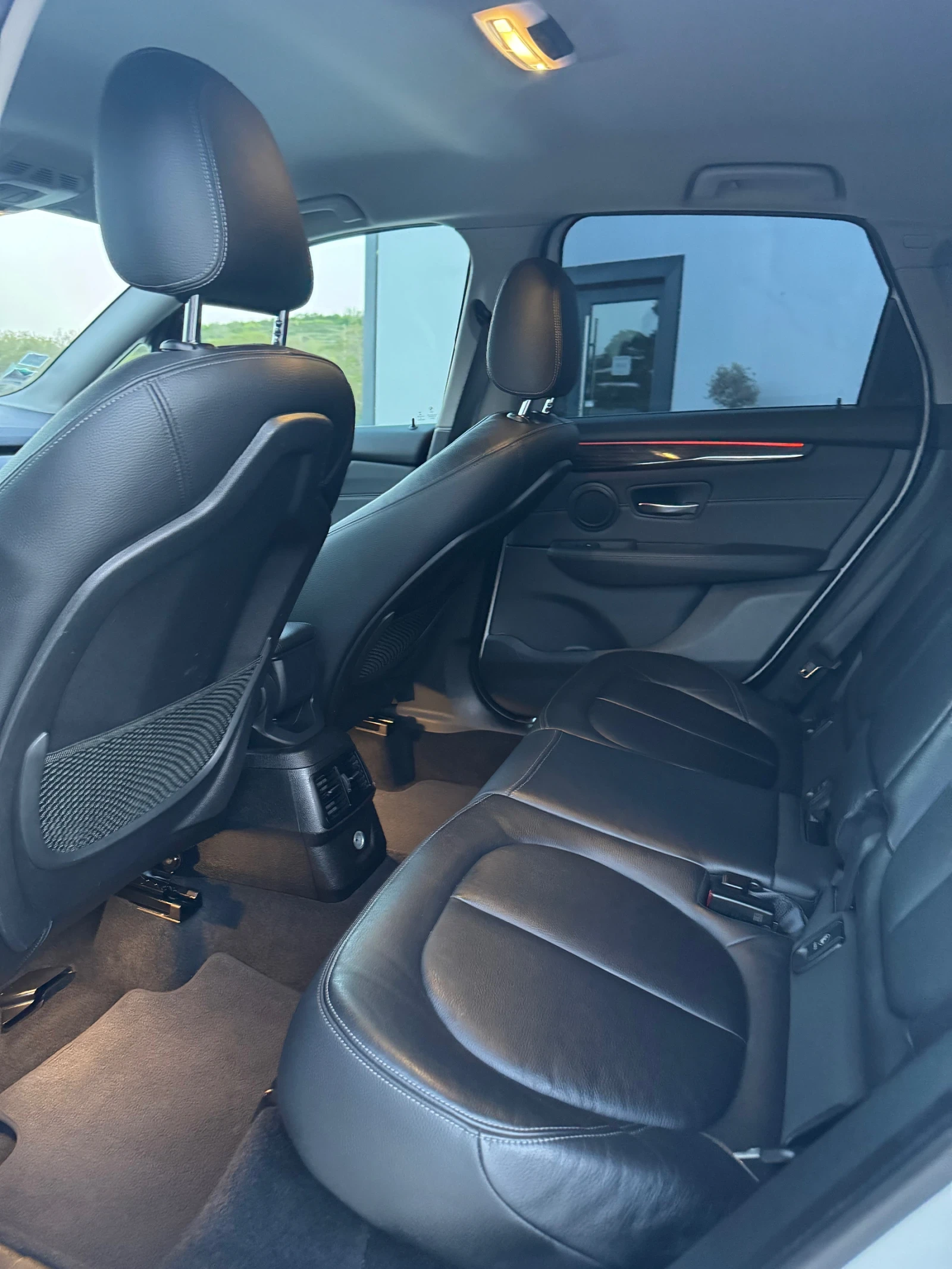 BMW 2 Active Tourer 218d, снимка 11 - Автомобили и джипове - 54348530