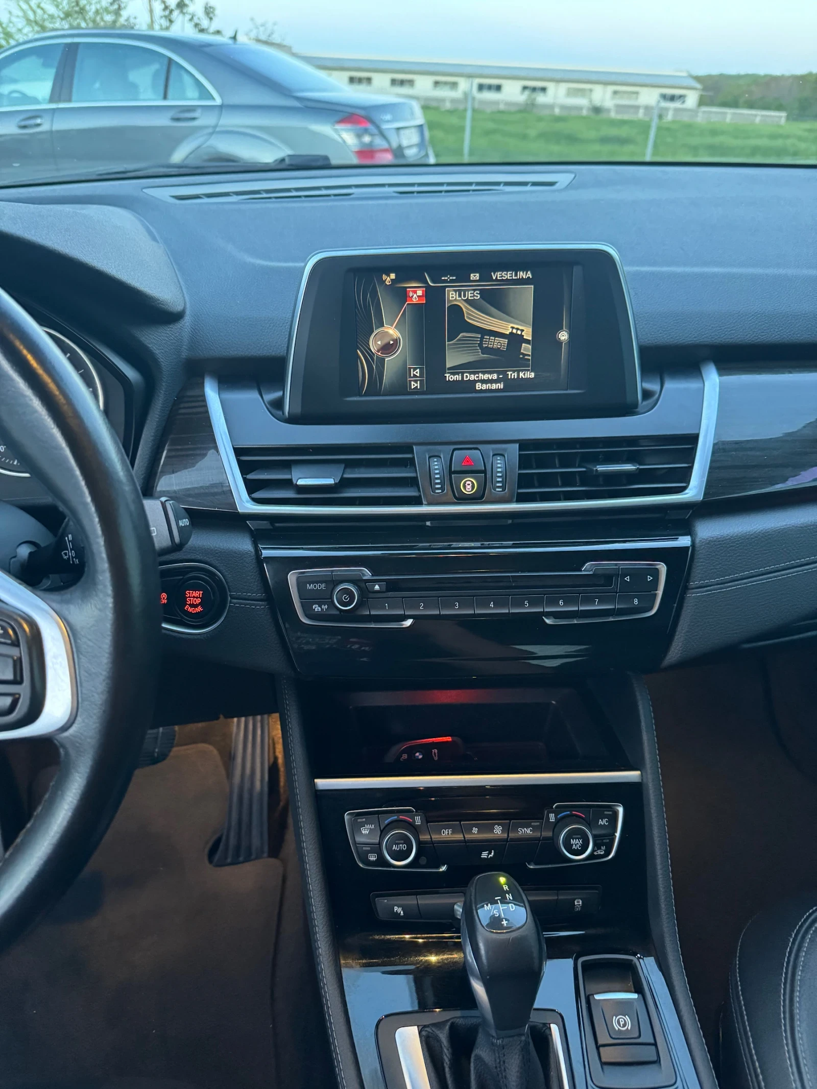 BMW 2 Active Tourer 218d, снимка 8 - Автомобили и джипове - 54348530