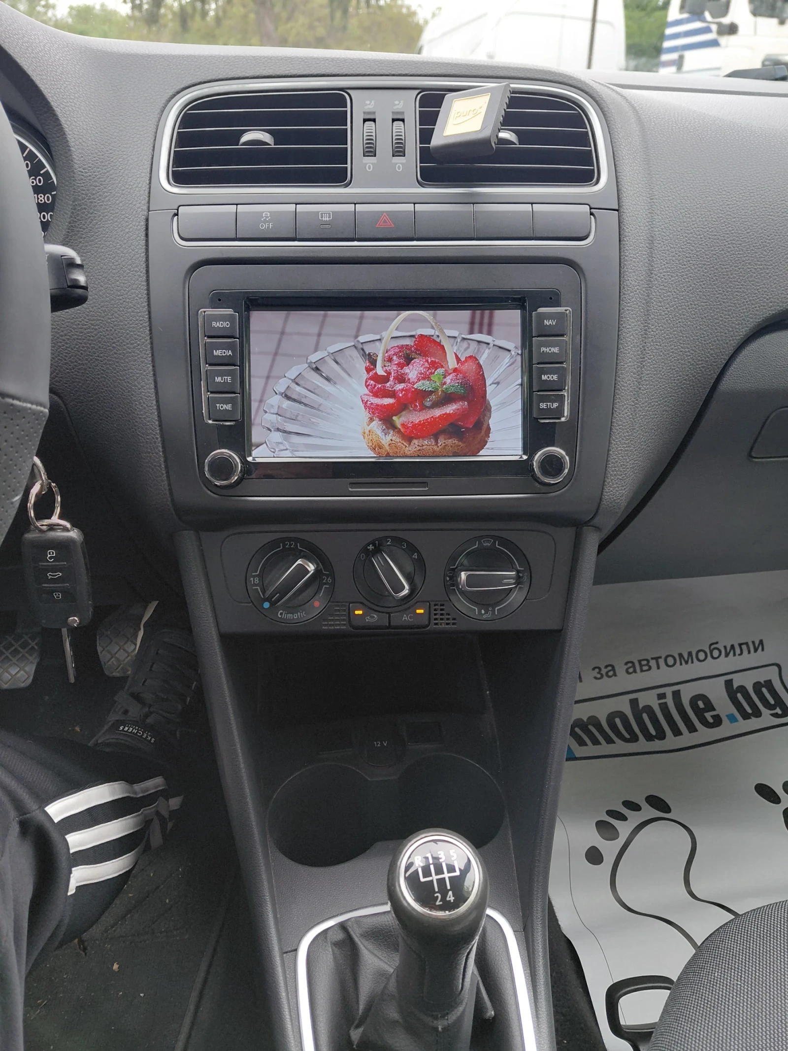 VW Polo Бензин-4цилиндра.Парктр., снимка 11 - Автомобили и джипове - 54359259