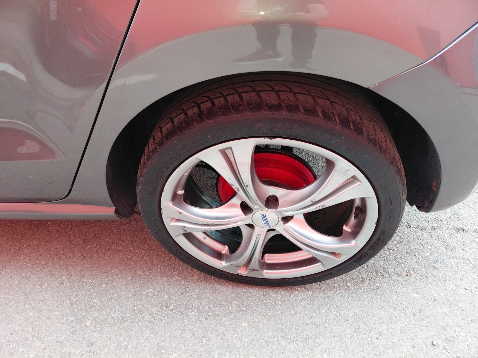 VW Polo Бензин-4цилиндра.Парктр., снимка 12 - Автомобили и джипове - 54359259