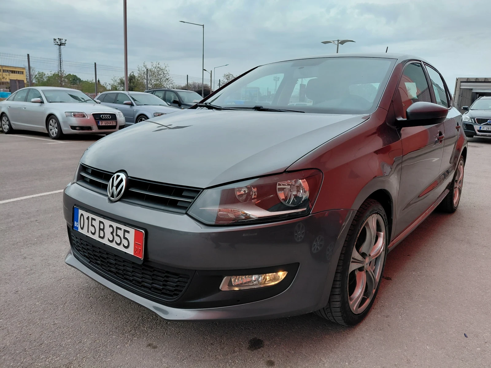 VW Polo Бензин-4цилиндра.Парктр., снимка 2 - Автомобили и джипове - 54359259