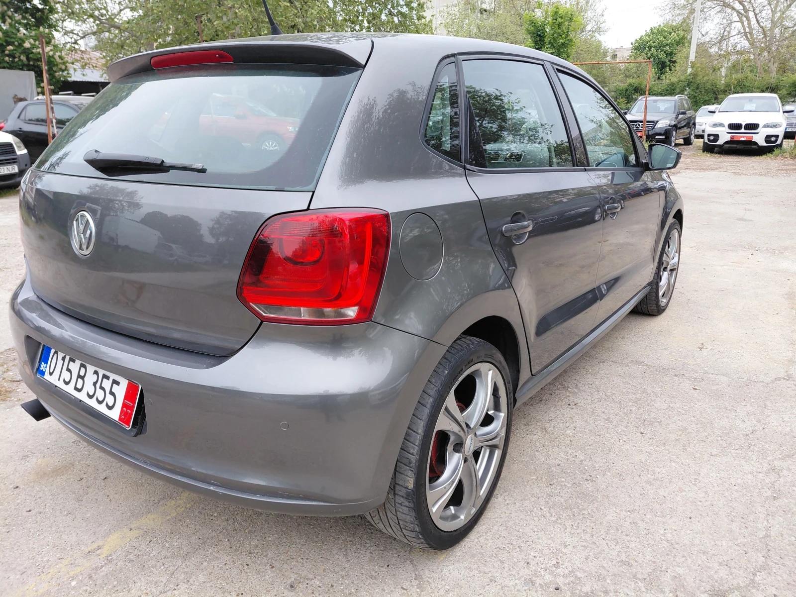VW Polo Бензин-4цилиндра.Парктр., снимка 4 - Автомобили и джипове - 54359259