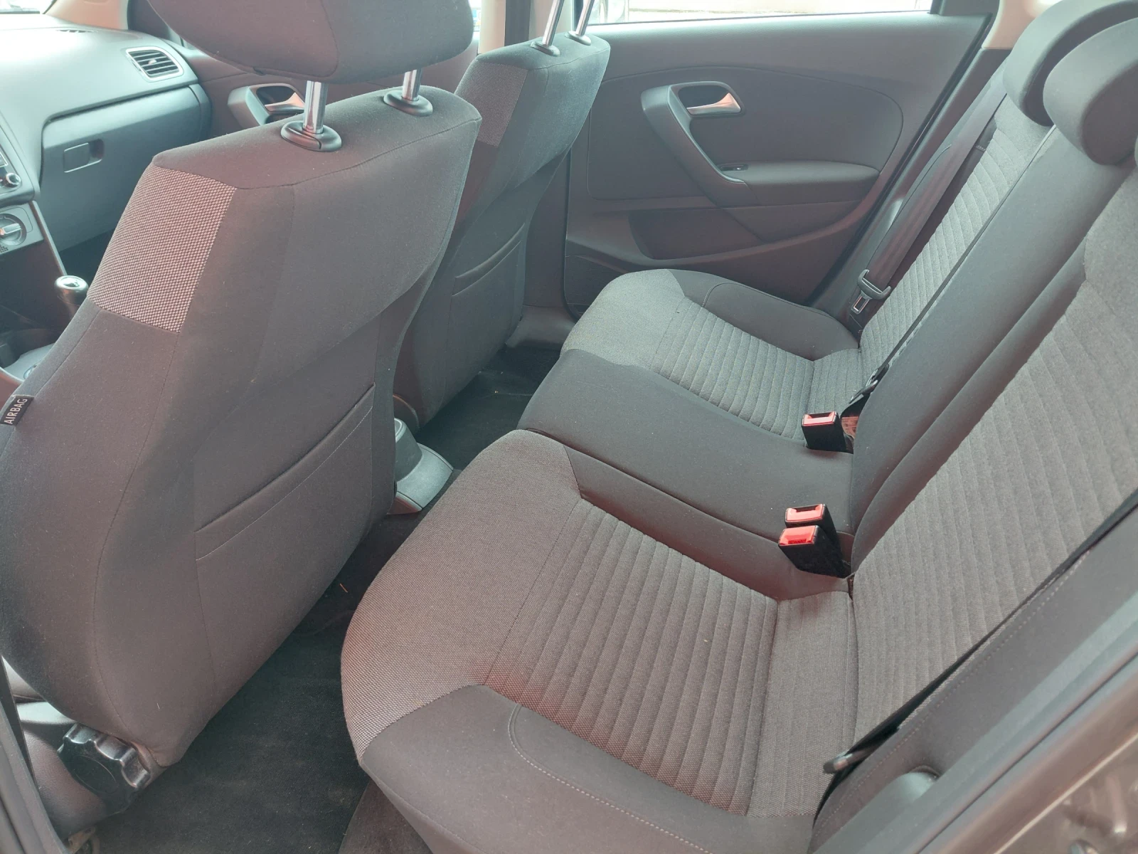 VW Polo Бензин-4цилиндра.Парктр., снимка 10 - Автомобили и джипове - 54359259