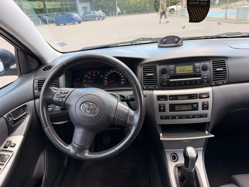 Toyota Corolla D-4D, снимка 12 - Автомобили и джипове - 55233406