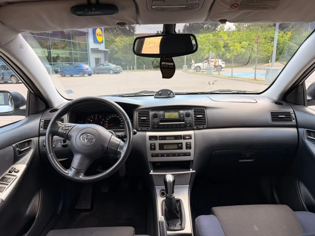 Toyota Corolla D-4D, снимка 9 - Автомобили и джипове - 55233406