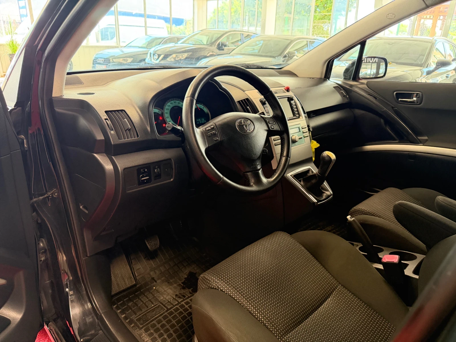 Toyota Corolla verso D-4D | 7 места, снимка 8 - Автомобили и джипове - 55475109