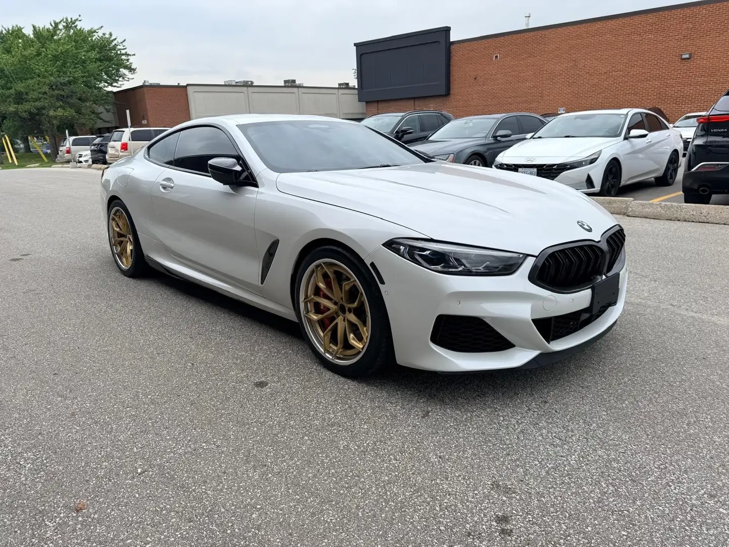 BMW 850 XDRIVE M SPORT+ HEAD UP 360CAM FULL, снимка 3 - Автомобили и джипове - 55639892