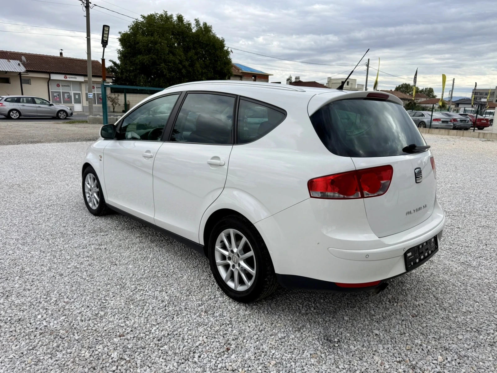 Seat Altea XL 2.0 TDI 2011г, снимка 3 - Автомобили и джипове - 56182934