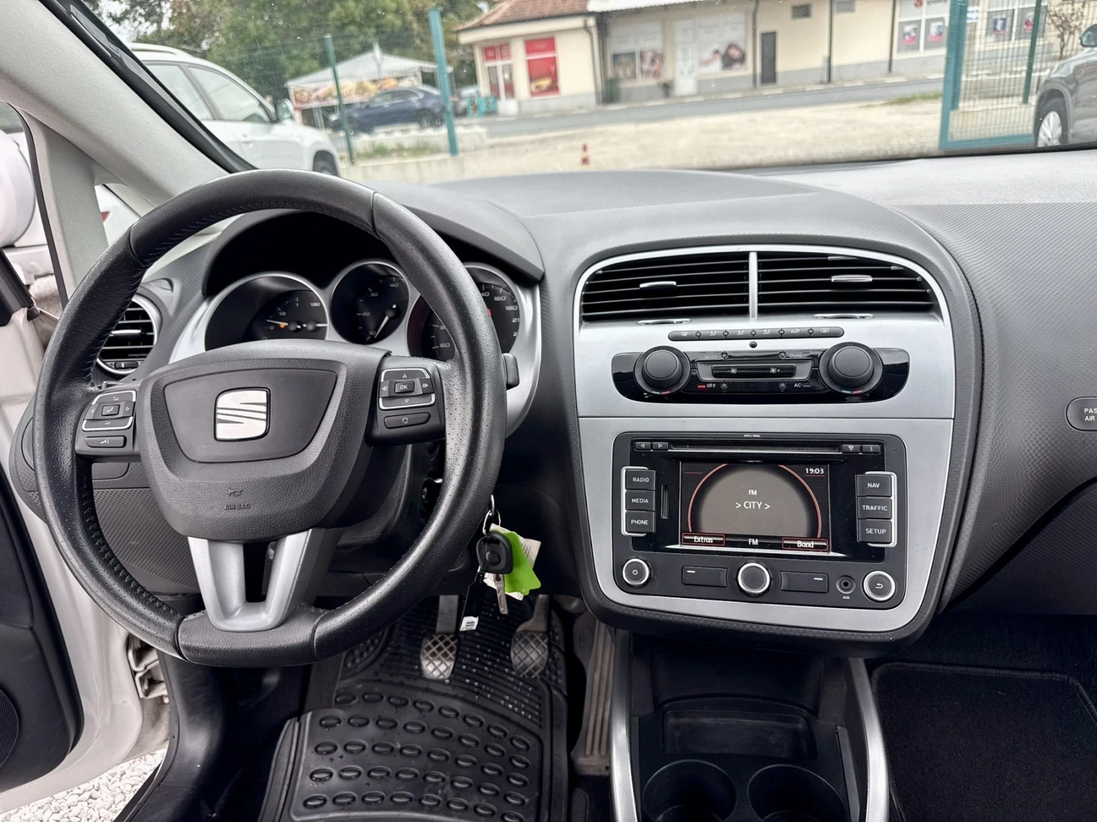 Seat Altea XL 2.0 TDI 2011г, снимка 6 - Автомобили и джипове - 56182934