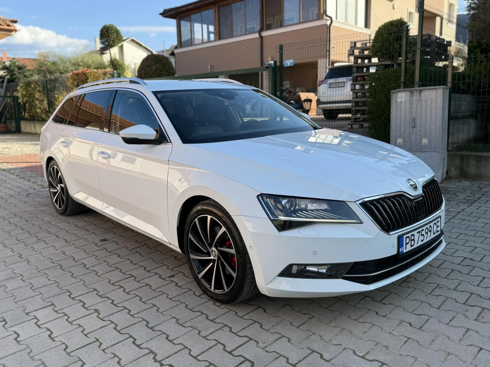 Skoda Superb 2.0tdi Style 4x4 190k.с