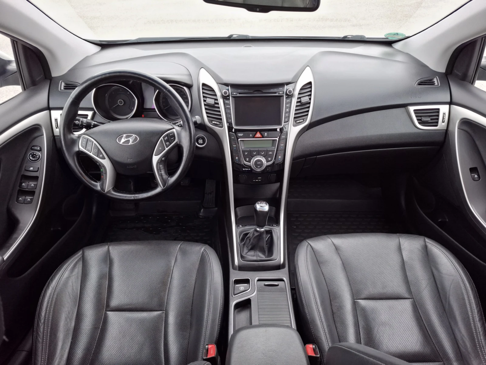 Hyundai I30 1.6CRDi* Premium* Camera* Navi* Keyless* Face* 6ск, снимка 9 - Автомобили и джипове - 56252684
