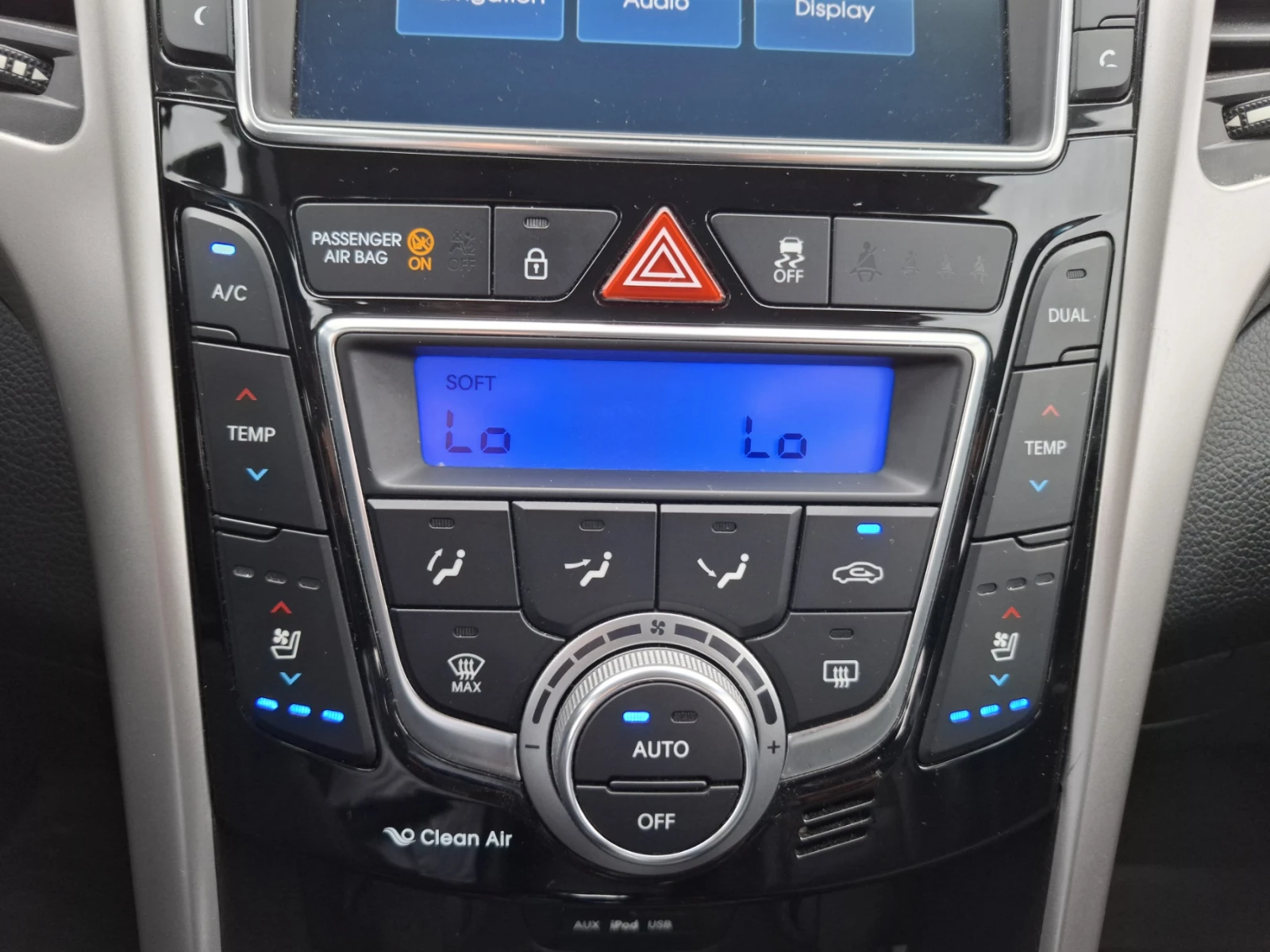Hyundai I30 1.6CRDi* Premium* Camera* Navi* Keyless* Face* 6ск, снимка 14 - Автомобили и джипове - 56252684