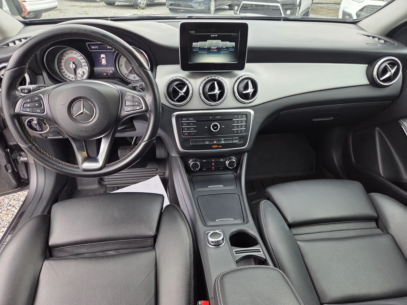 Mercedes-Benz GLA 180 cdi, снимка 9 - Автомобили и джипове - 56733216