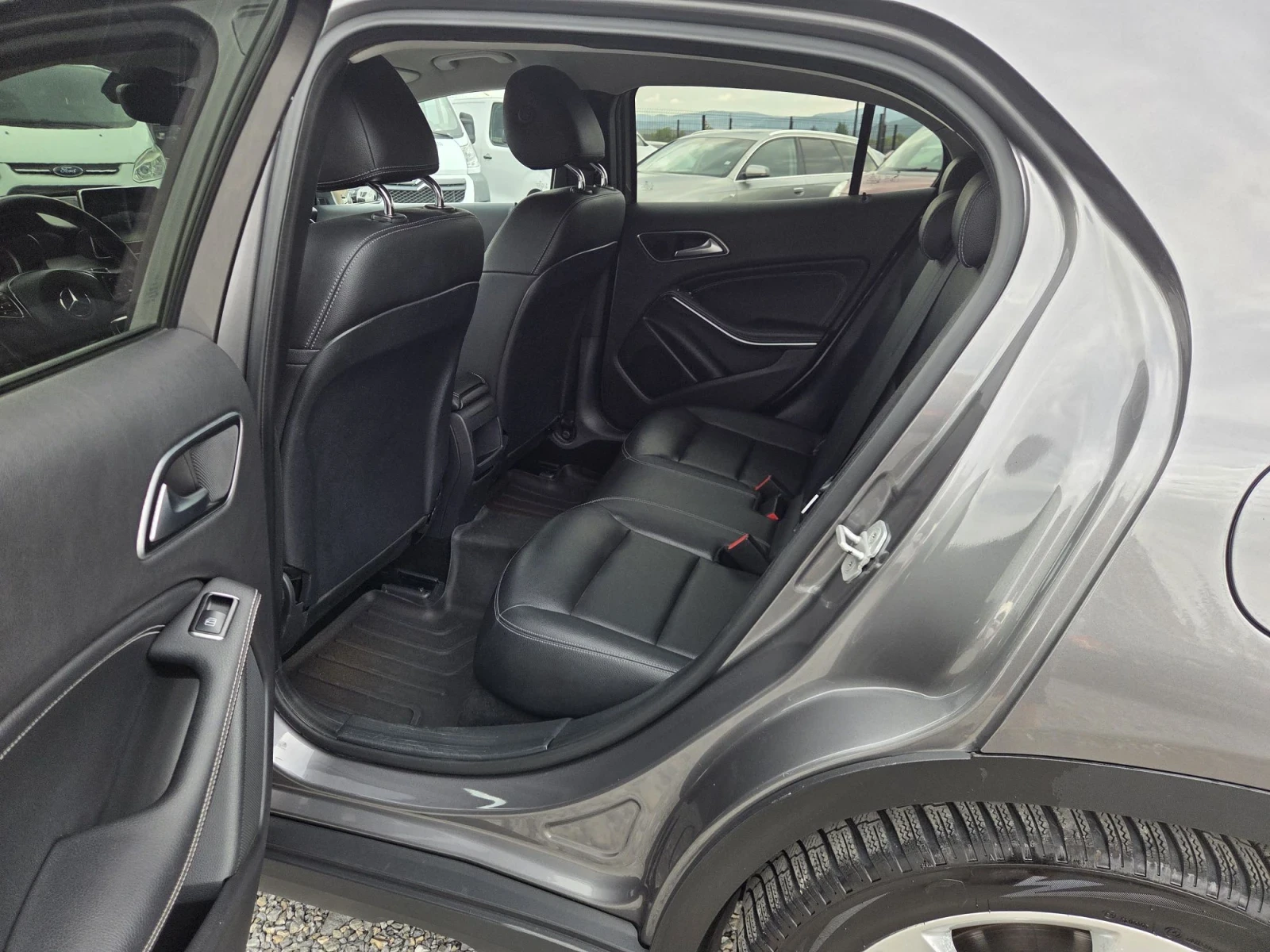 Mercedes-Benz GLA 180 cdi, снимка 11 - Автомобили и джипове - 56733216