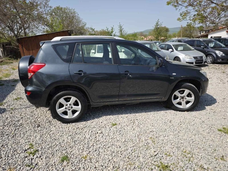 Toyota Rav4 2.2D4D 134kc Italia, снимка 4 - Автомобили и джипове - 45235209